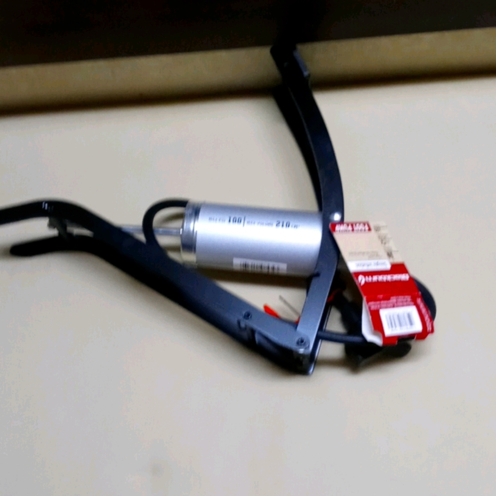 Foot pump $100) brand new never used